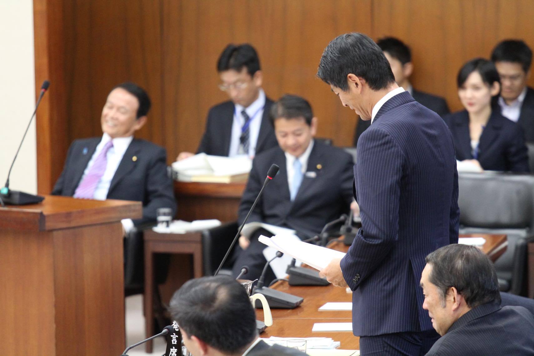 財務金融委員会の質疑。