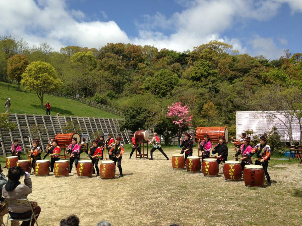 仁川百合野町地滑りあと地和太鼓