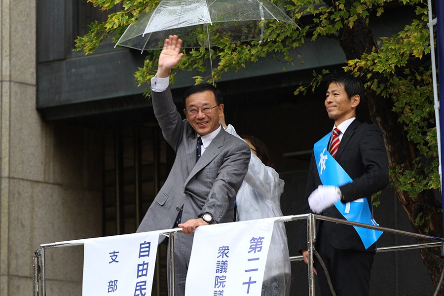 谷垣禎一衆議院議員が兵庫第七選挙区の応援演説に