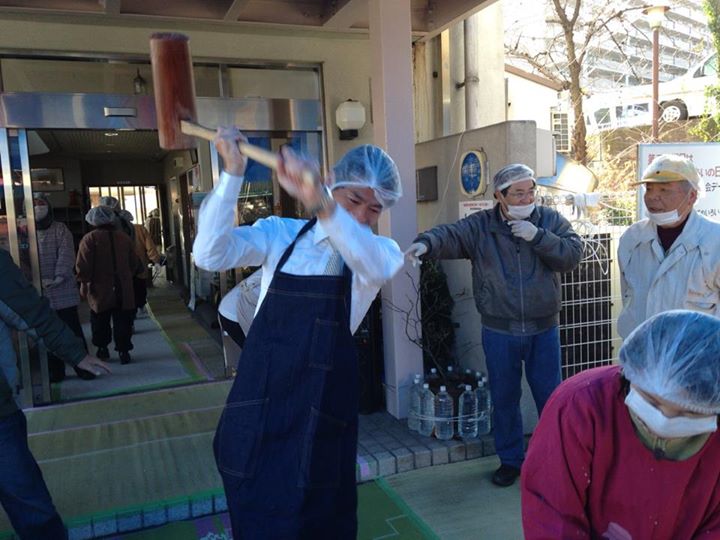 六軒町もちつき